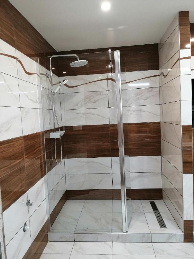Apartman West Poprad Buitenkant foto